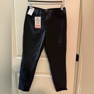 Wrangler Women’s All Terrain Gear Black Skinny Pants